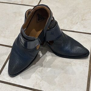 Fluevog women’s ankle boot.  Size 8.  Two tone blue.